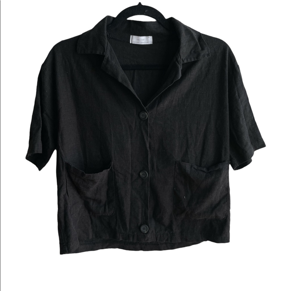 OAK + FORT BLACK LINEN BLEND BUTTON DOWN FRONT POCKET TOP